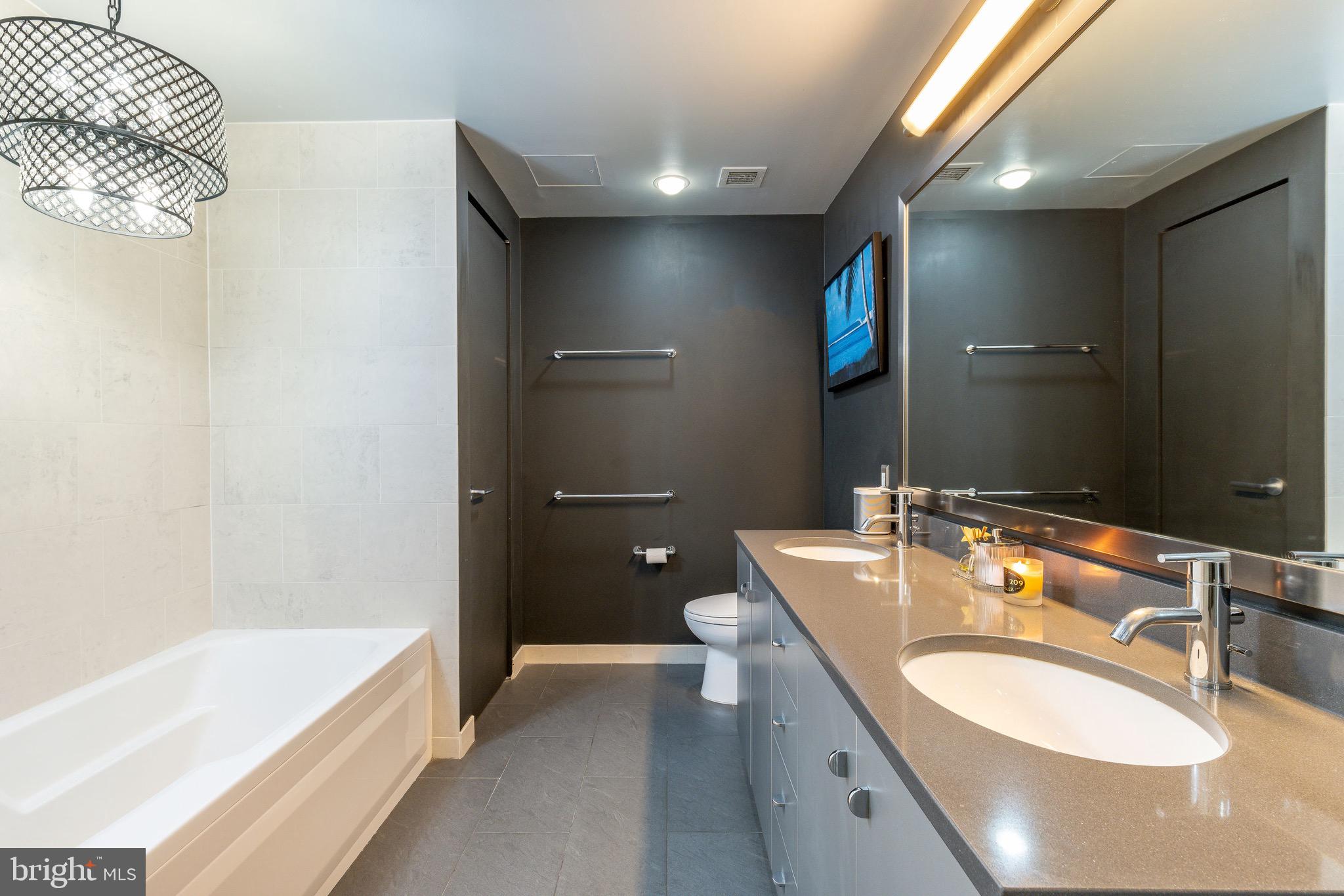 2101 Market St #2901