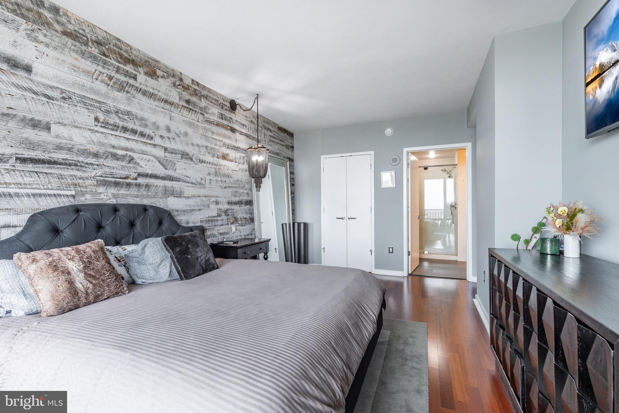 2101 Market St #2901