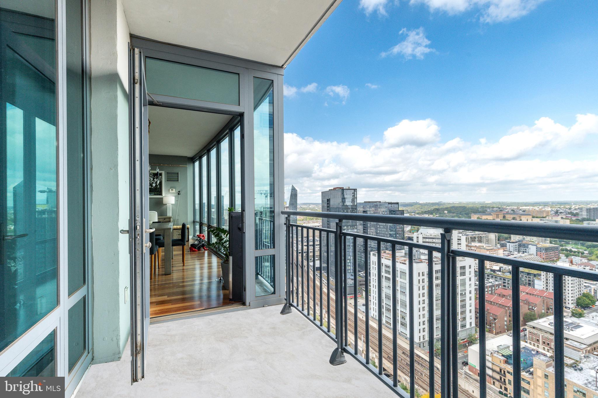 2101 Market St #2901