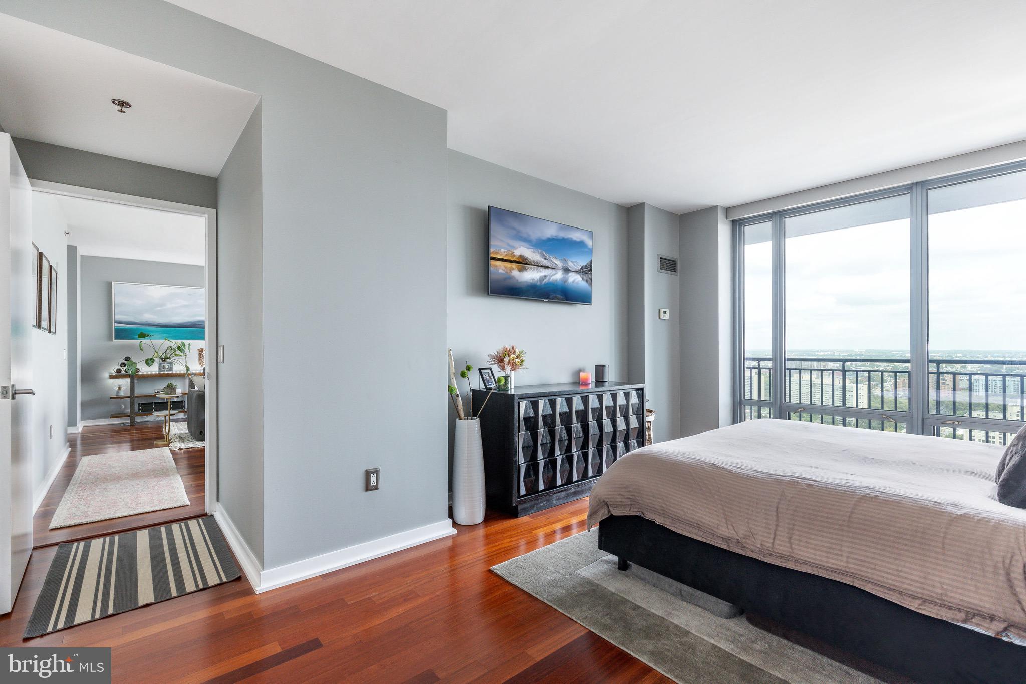 2101 Market St #2901