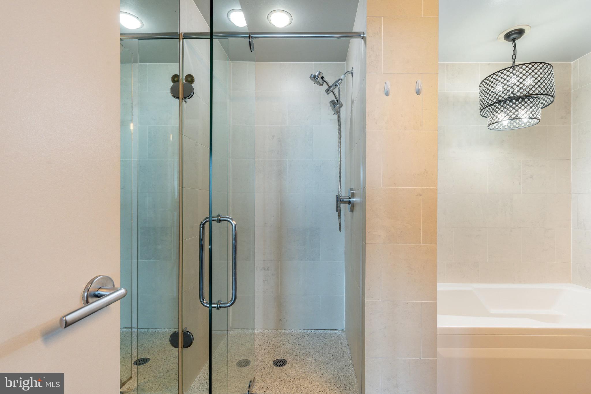 2101 Market St #2901