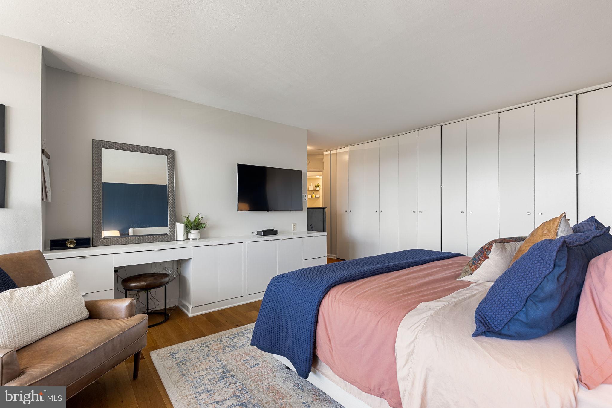 2401 Pennsylvania Ave #11a1