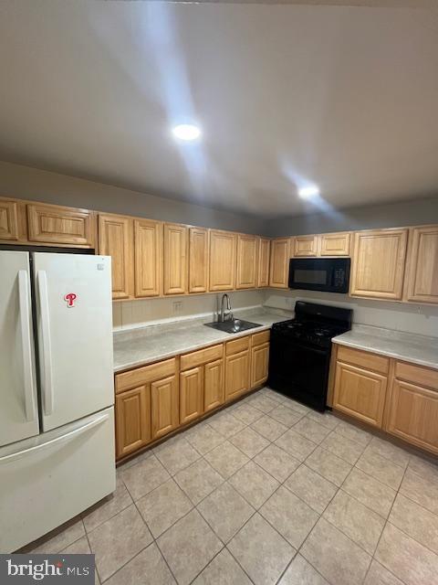 2446 HARTEL AVE #B