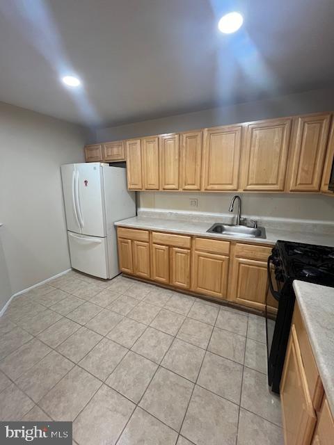 2446 HARTEL AVE #B