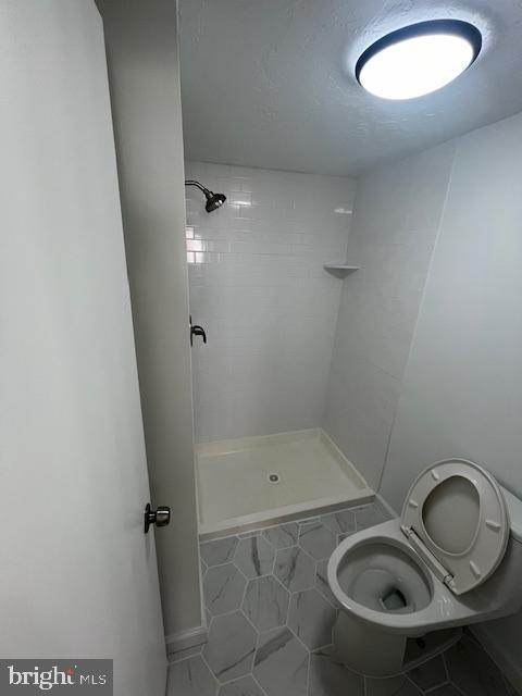 2446 HARTEL AVE #B