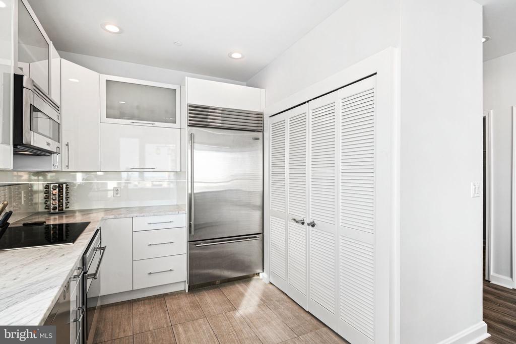 901 N Penn St #P2001