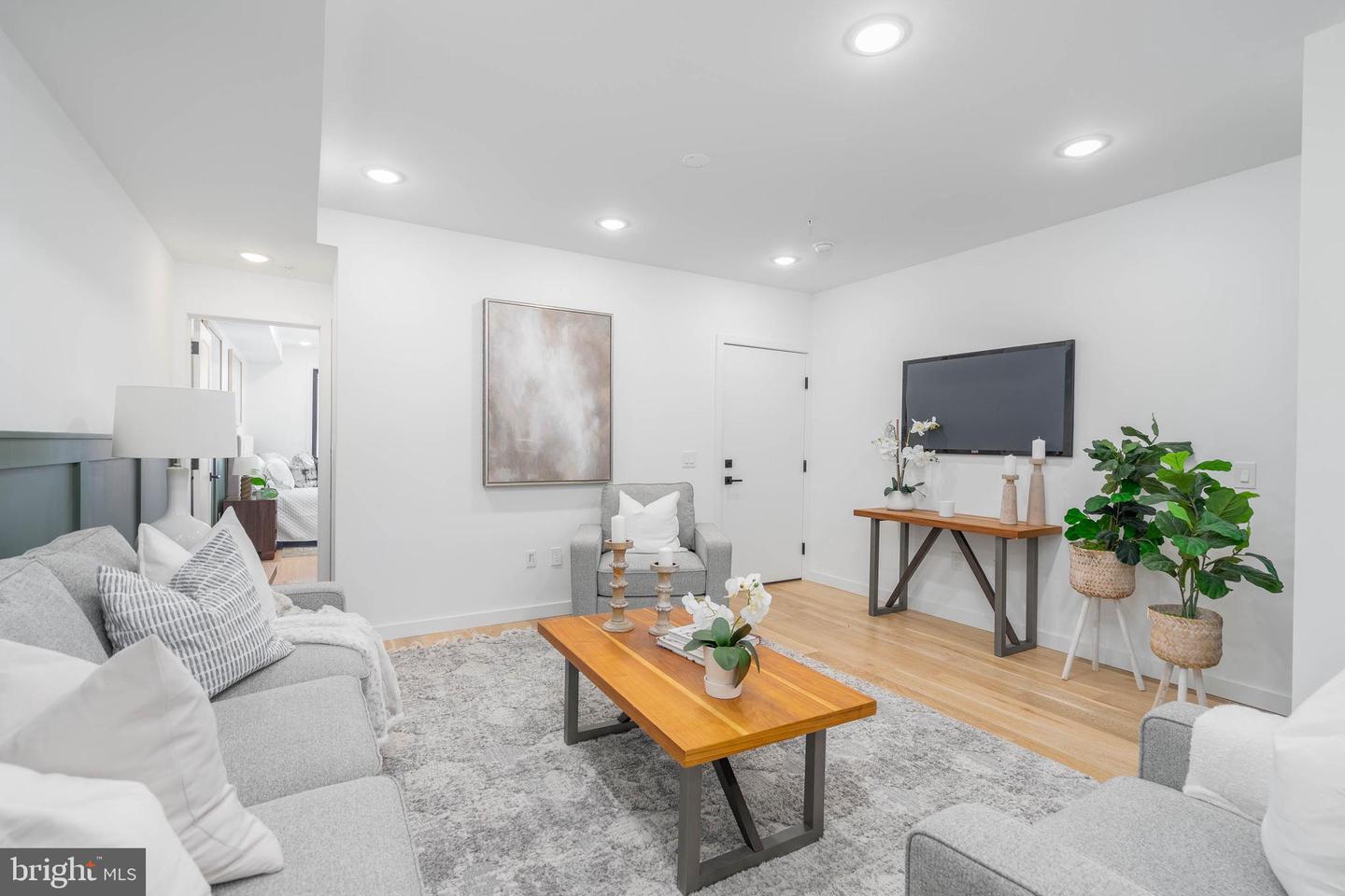1623 Christian St #3