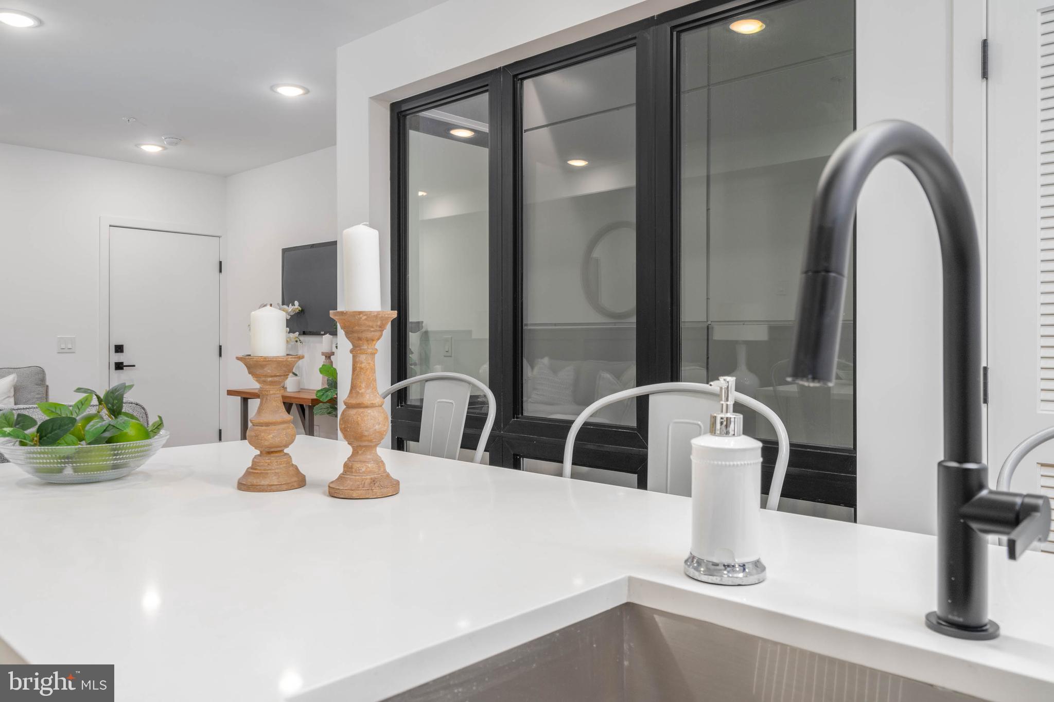 1623 Christian St #3