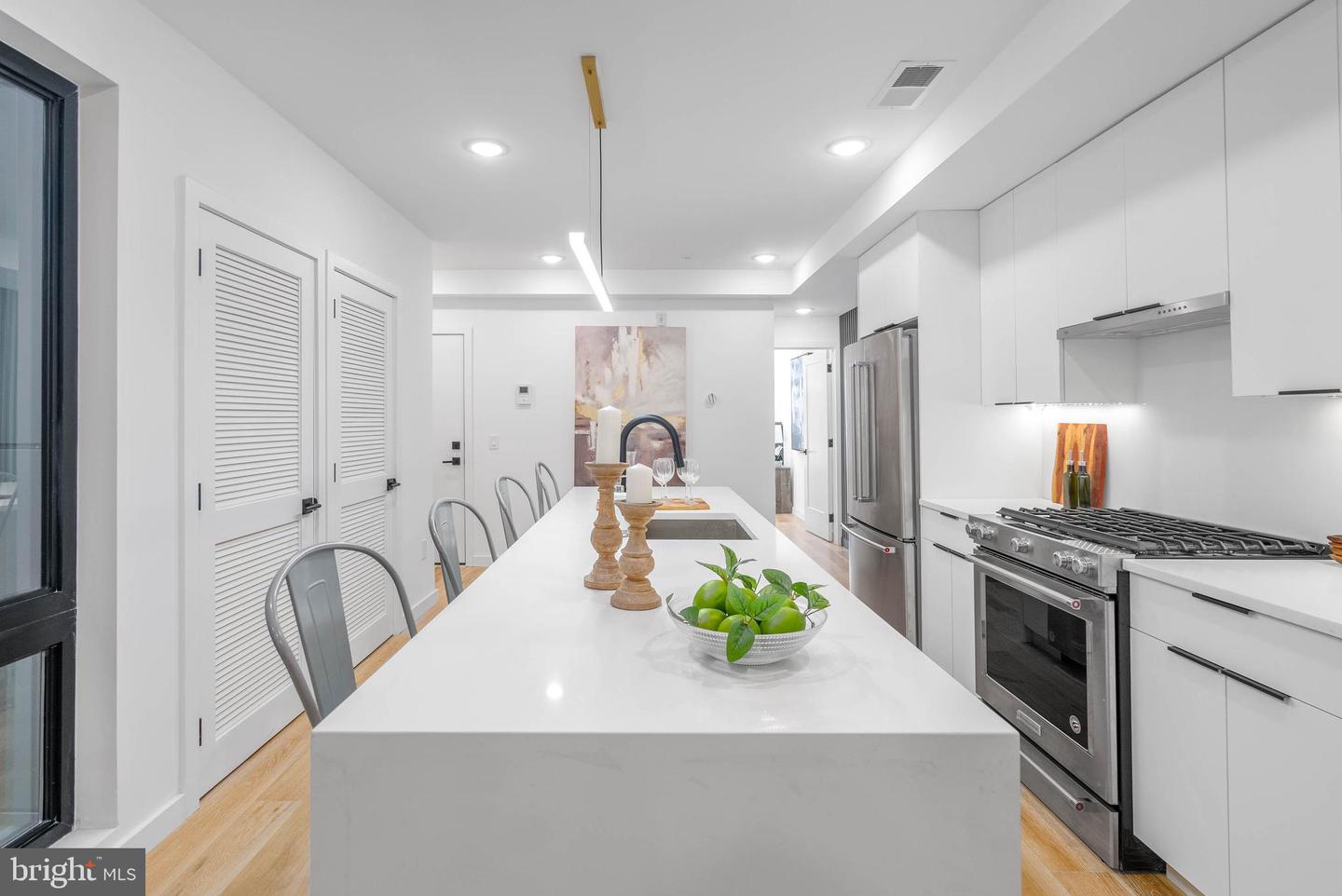 1623 Christian St #3