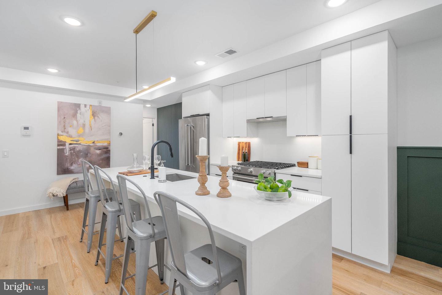 1623 Christian St #3