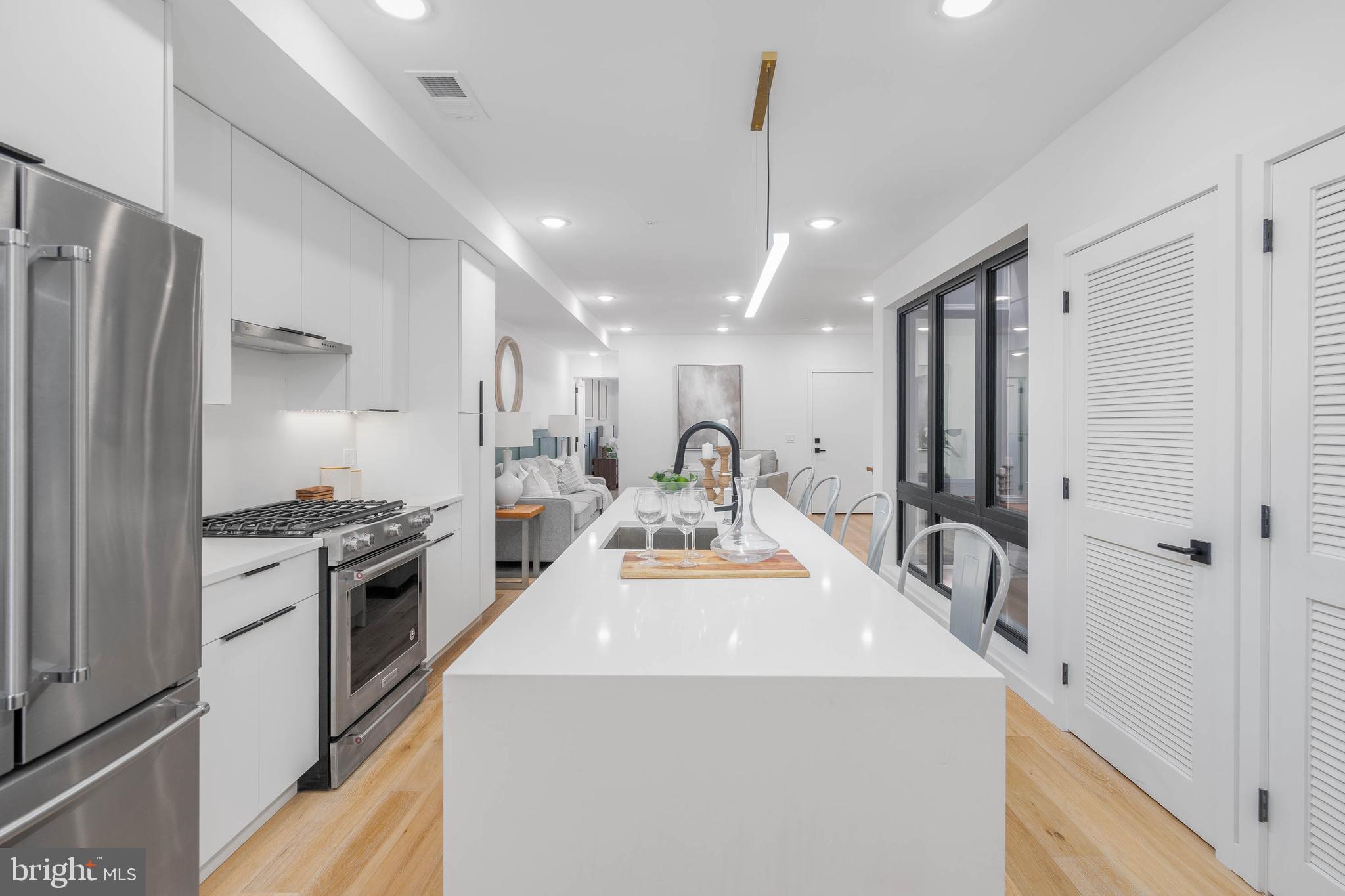 1623 Christian St #3