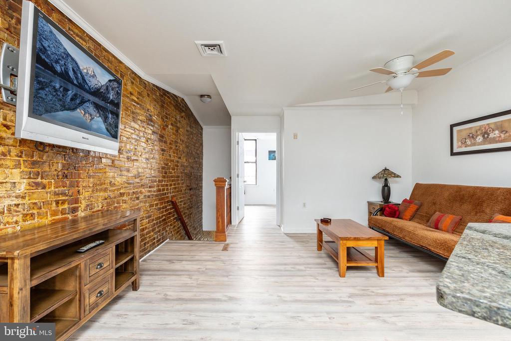 3152 BELGRADE ST #UPPER FLOOR