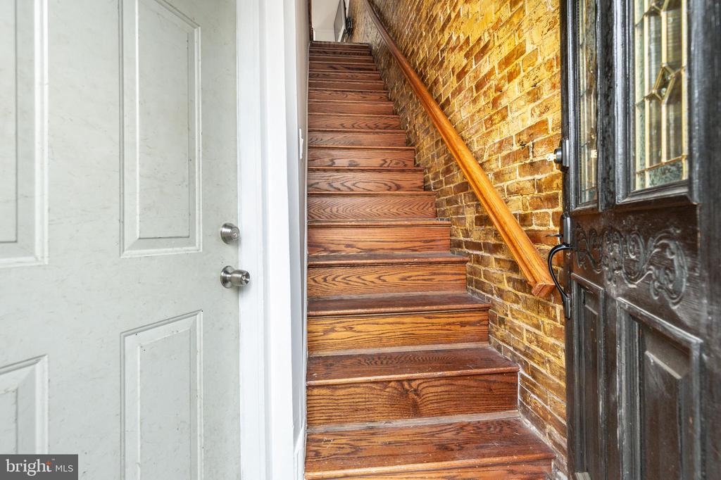 3152 BELGRADE ST #UPPER FLOOR