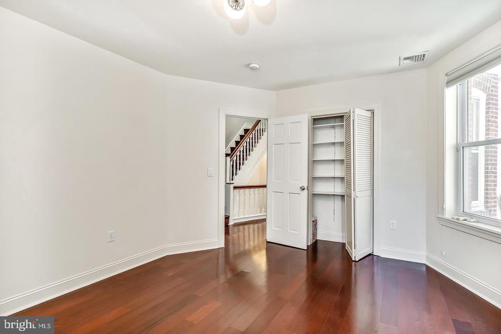 4633 Hazel Ave