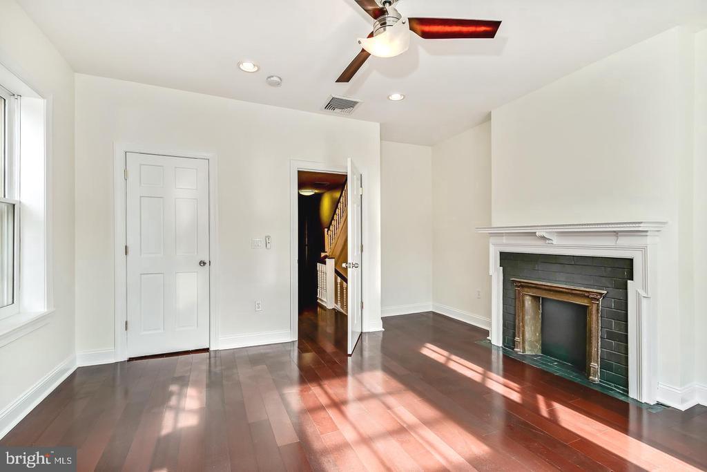 4633 Hazel Ave