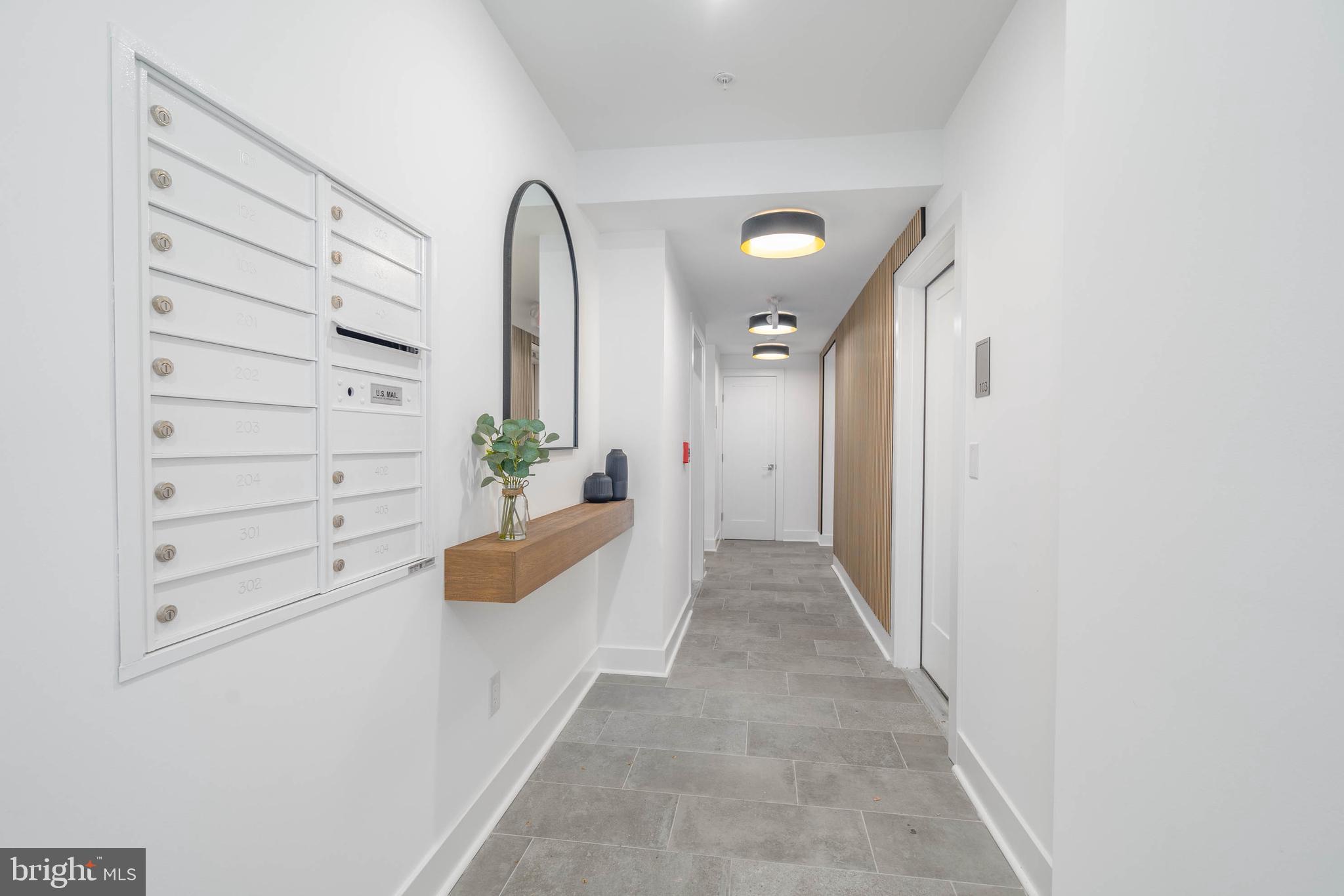 825 BAINBRIDGE STREET 101