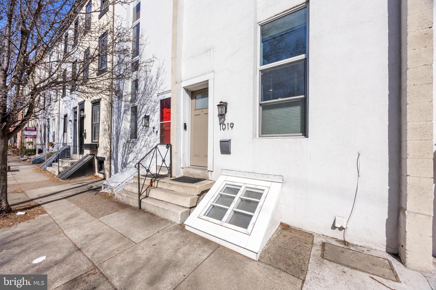 1019 Lombard St