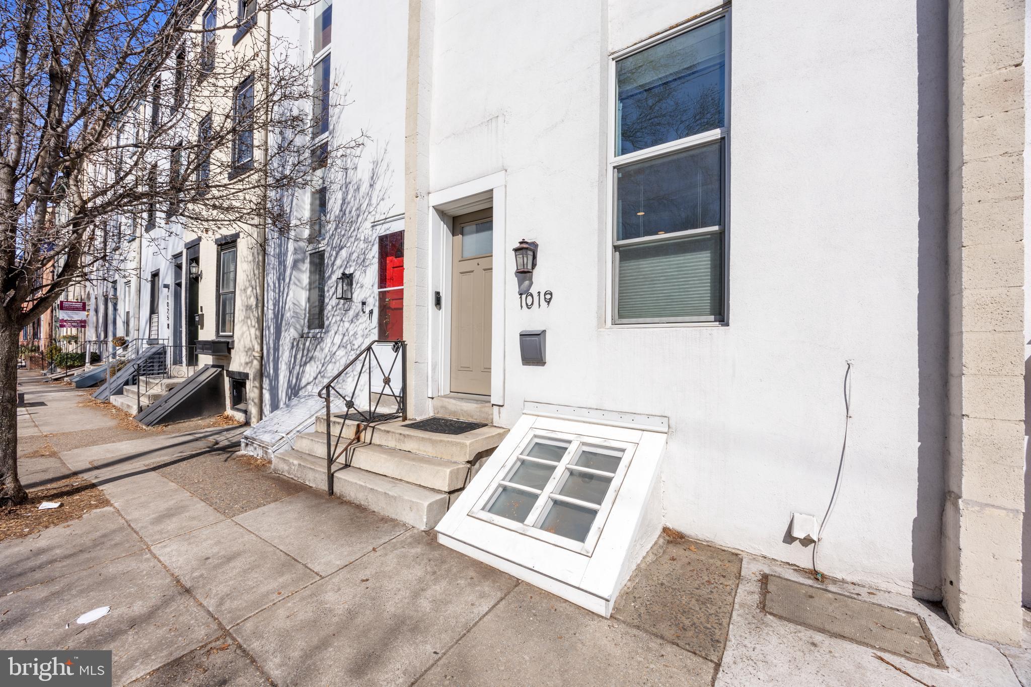 1019 Lombard St