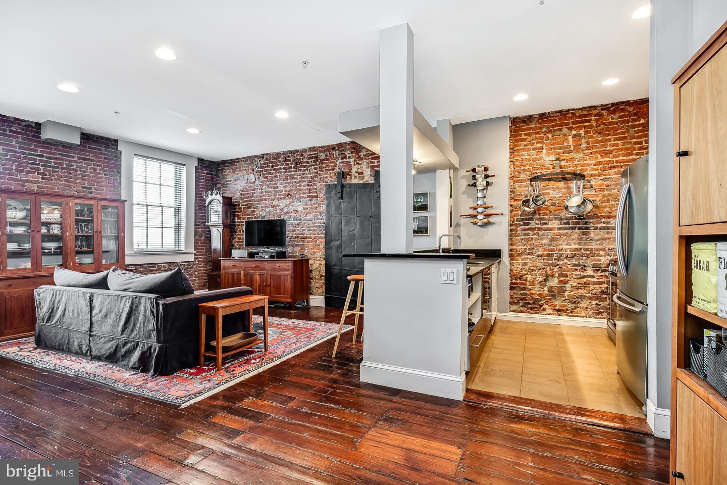 38 N Front St #3f