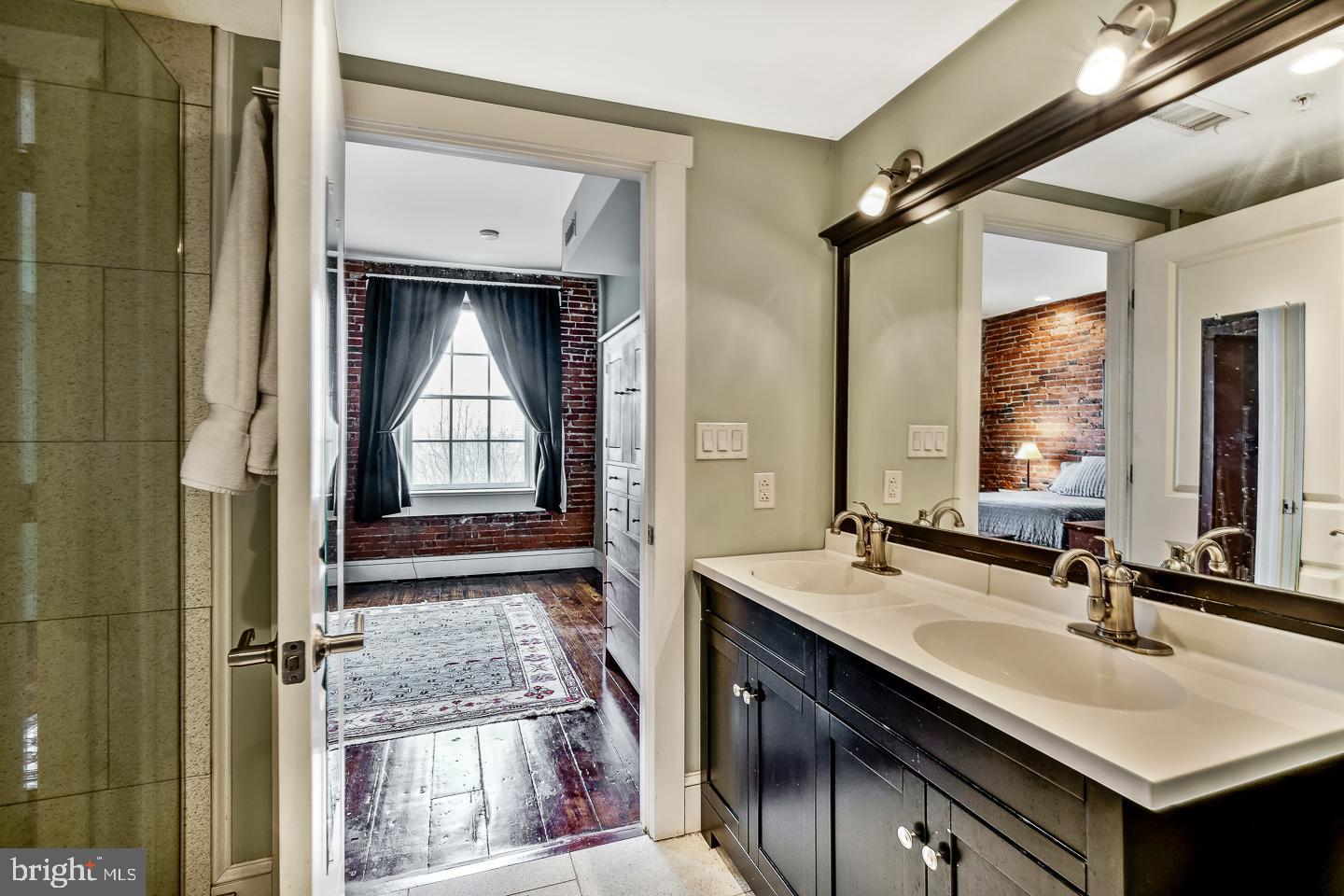 38 N Front St #3f
