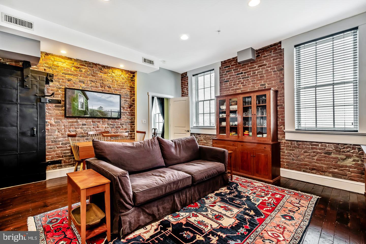 38 N Front St #3f