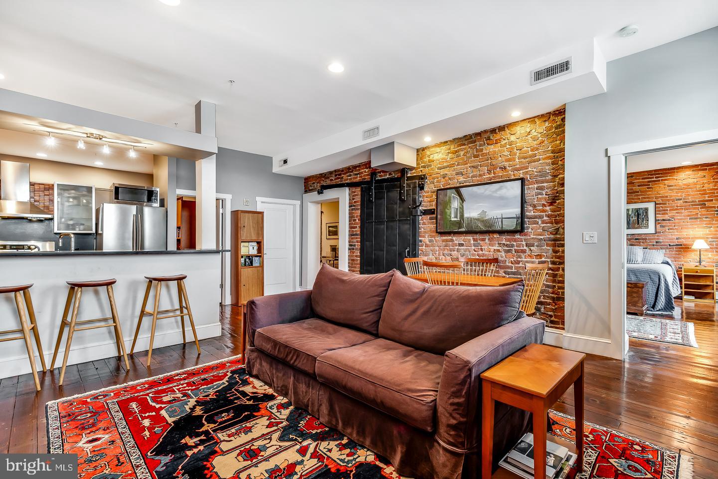 38 N Front St #3f