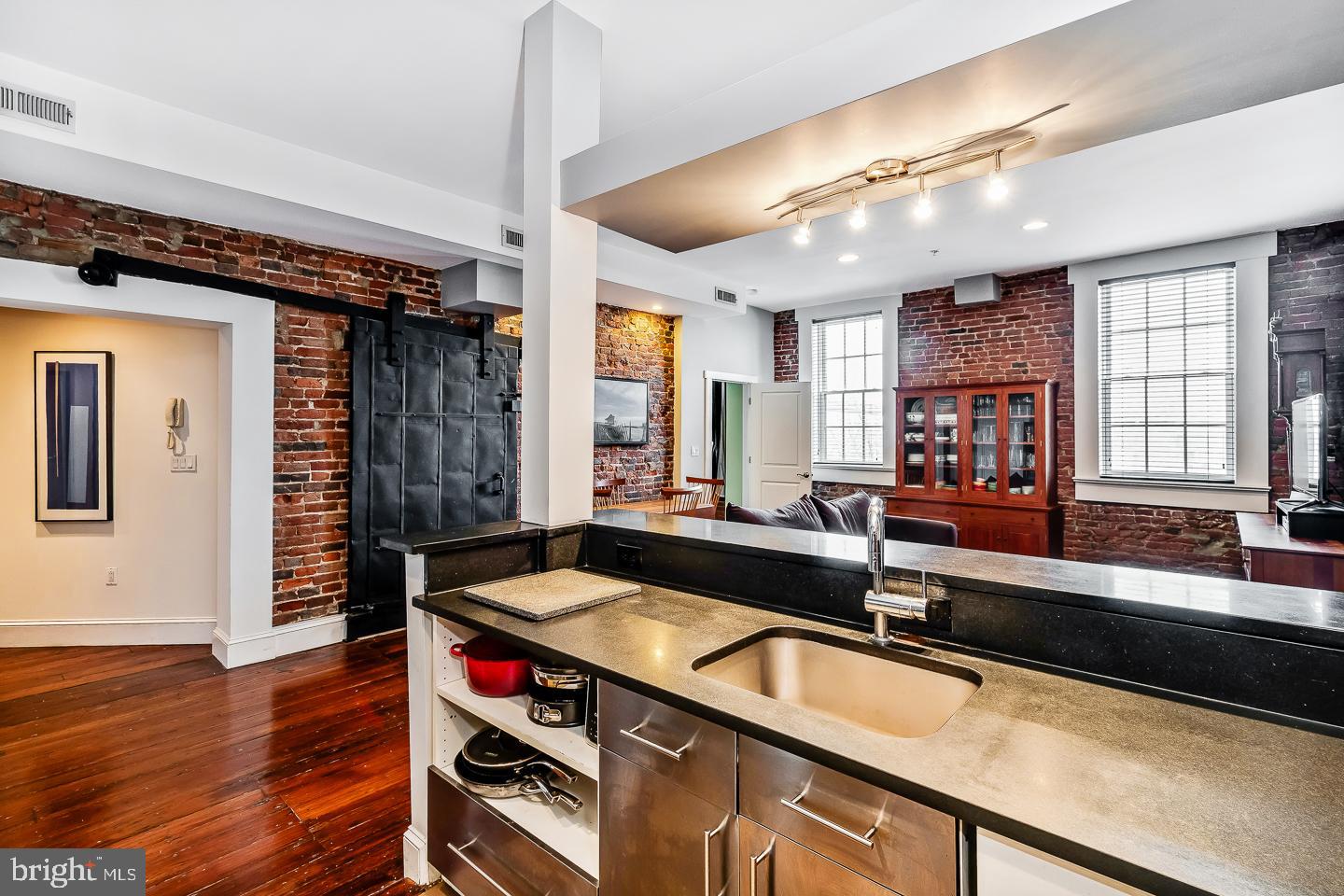 38 N Front St #3f