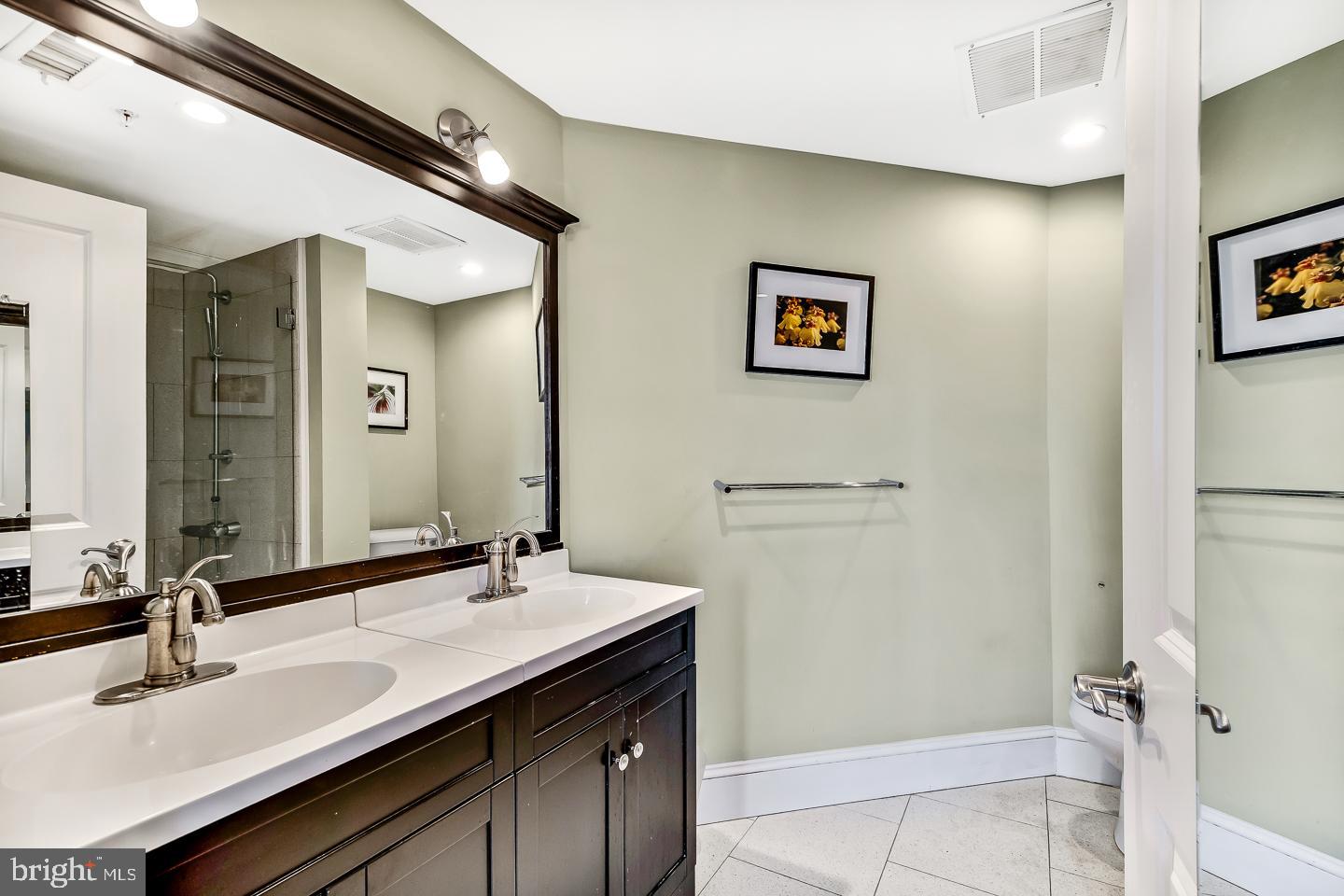 38 N Front St #3f