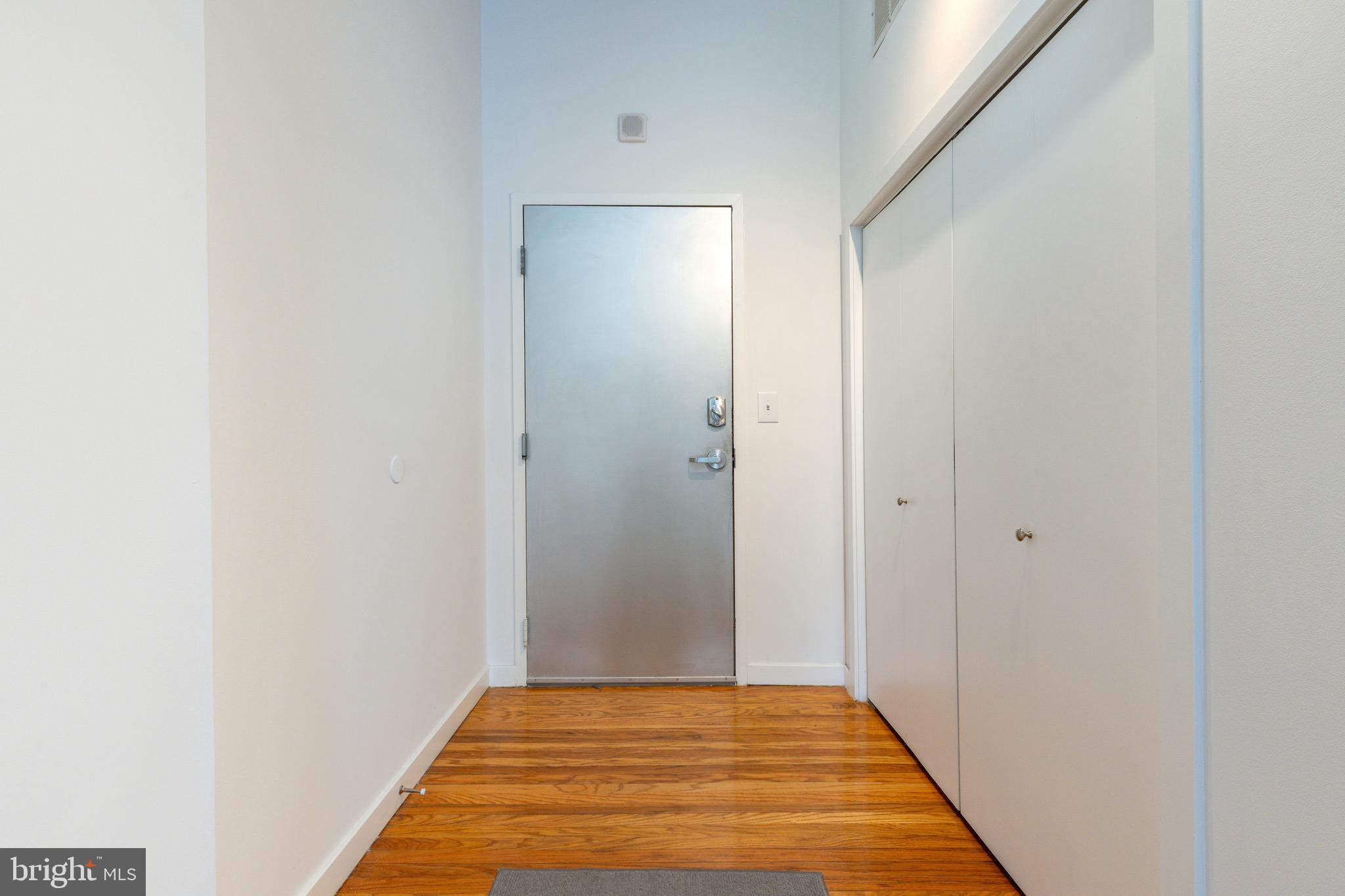 1027-31 Arch St #404