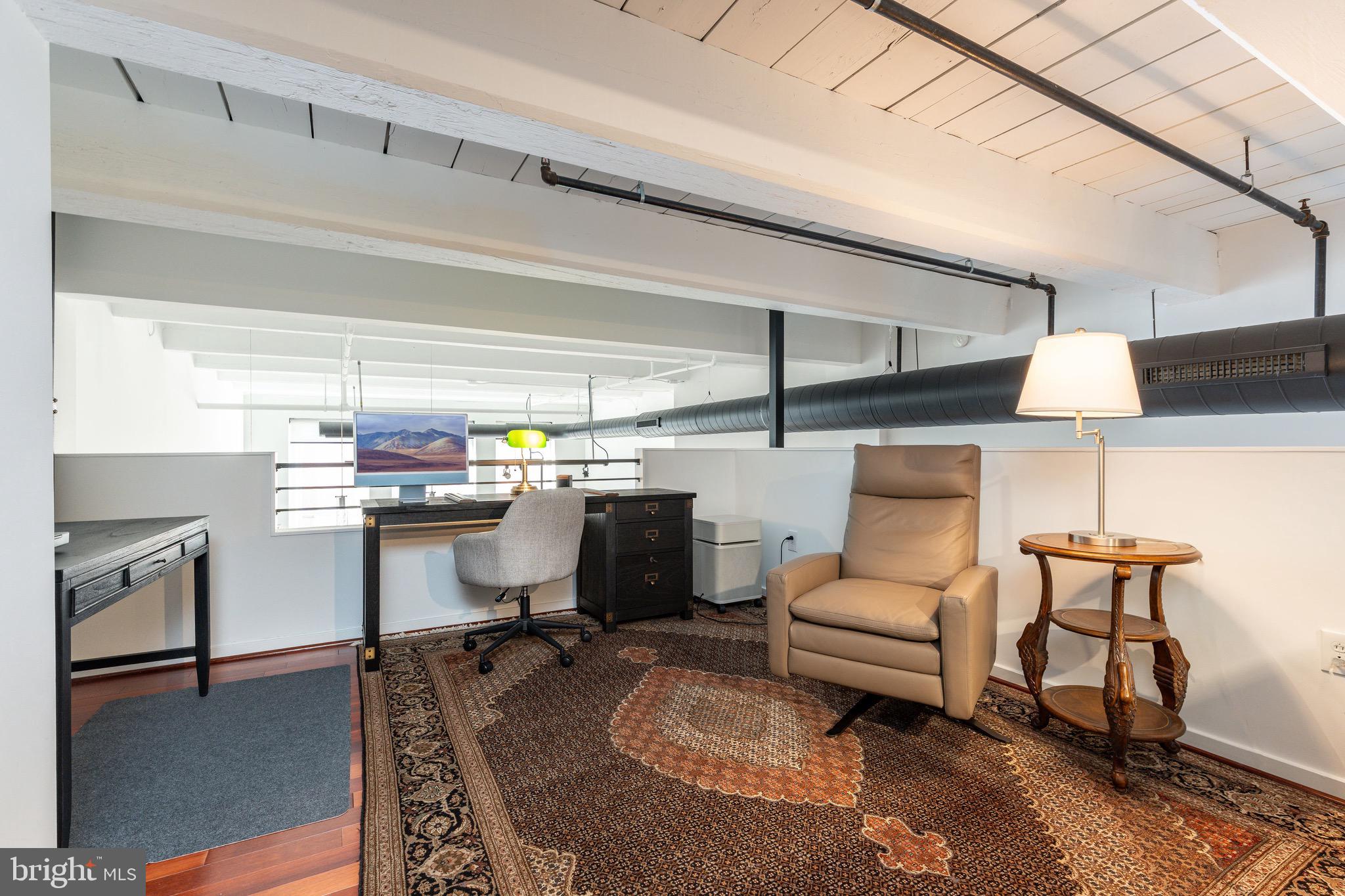 1027-31 Arch St #404