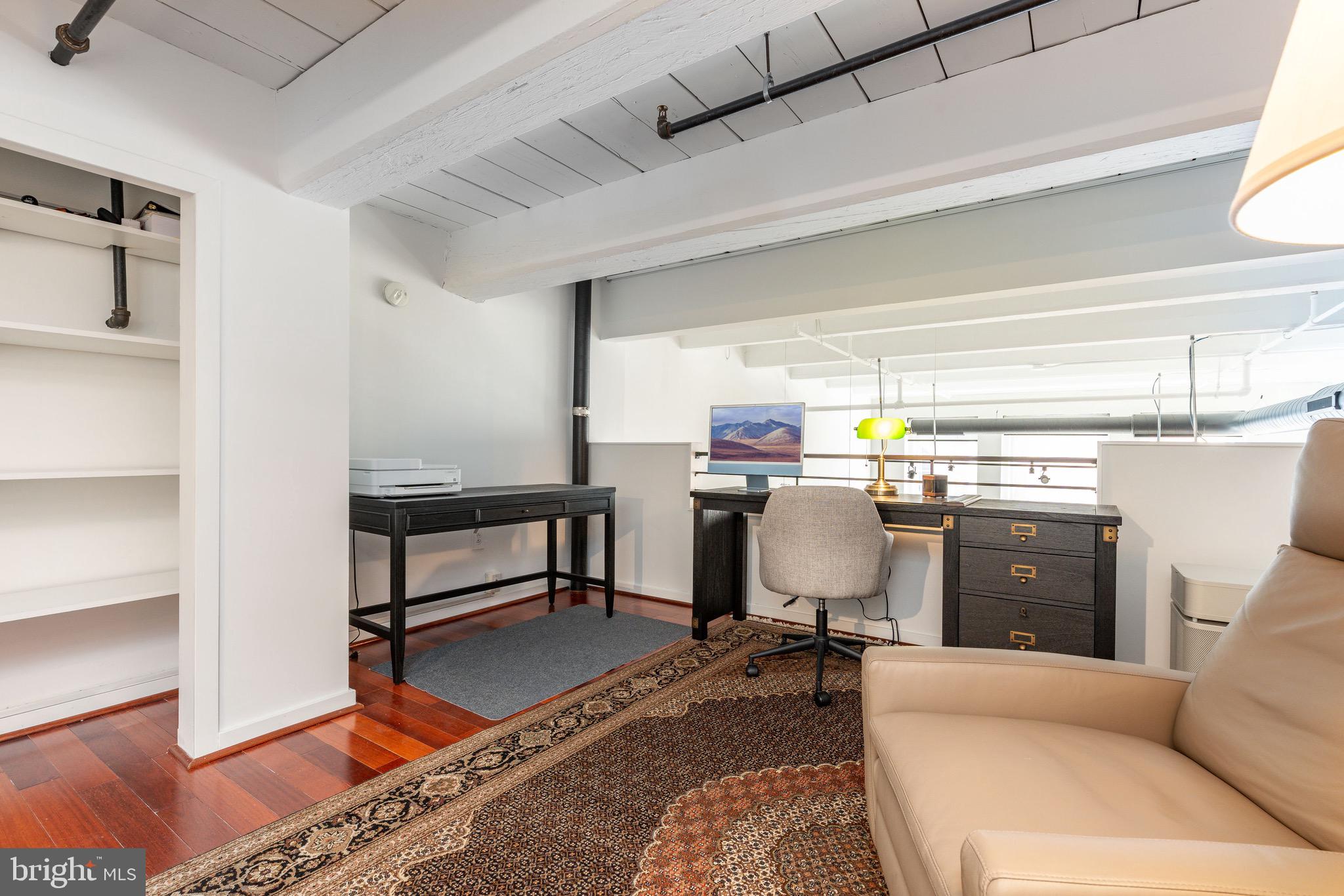 1027-31 Arch St #404