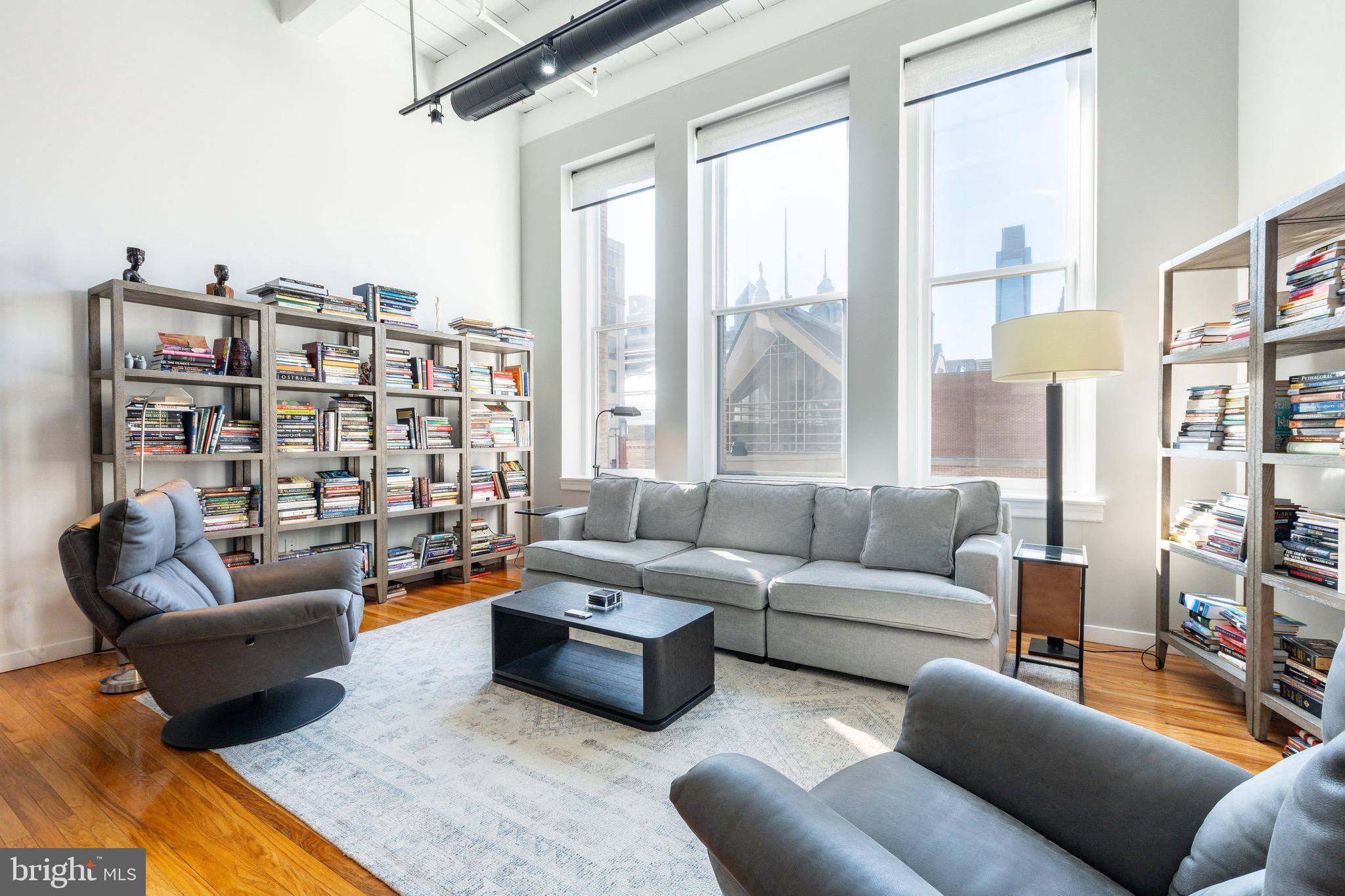 1027-31 Arch St #404