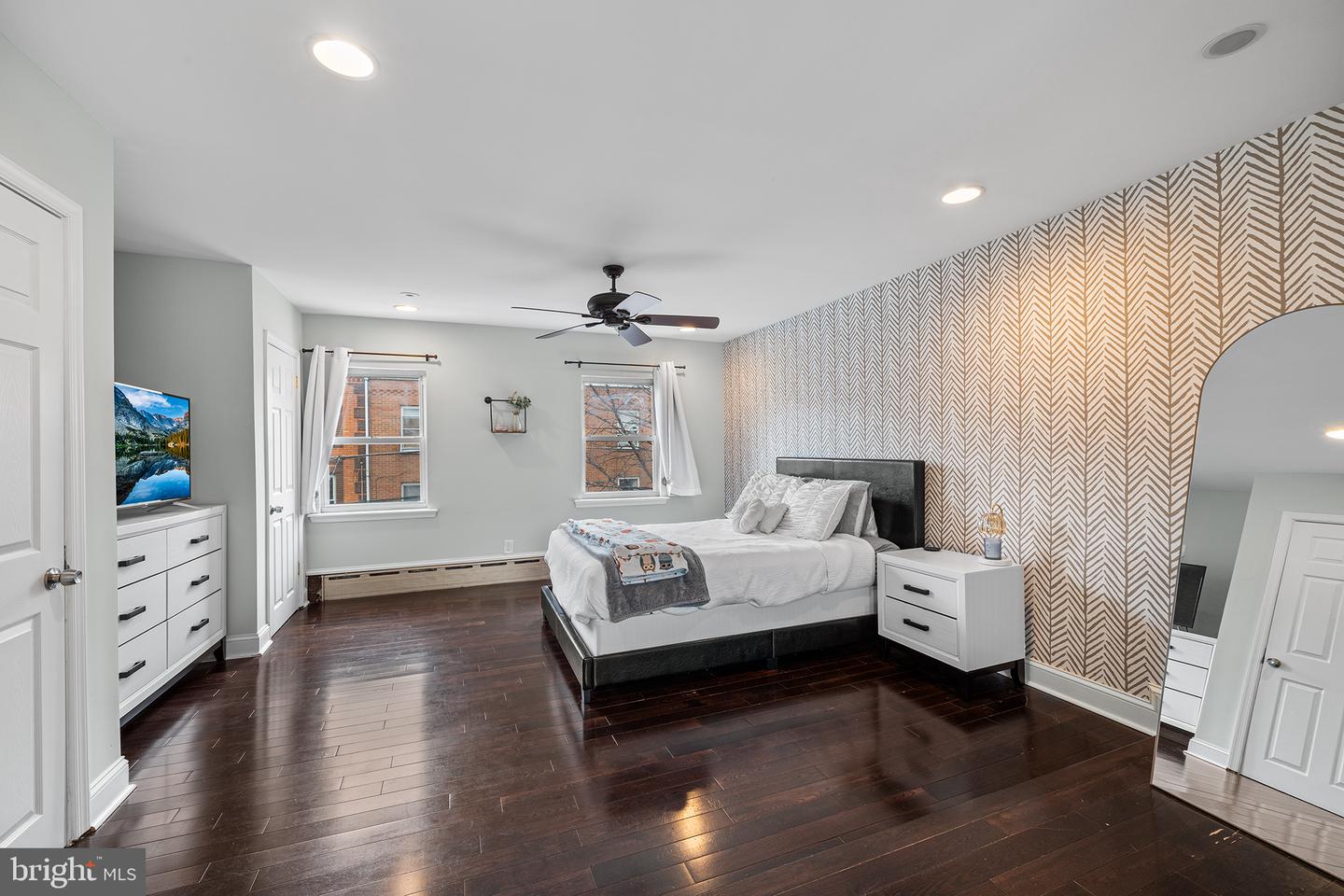 1340 E Passyunk Ave