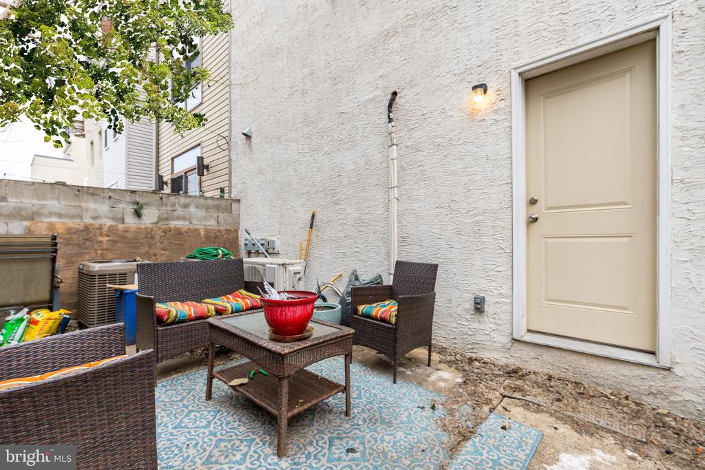 1800 Catharine St