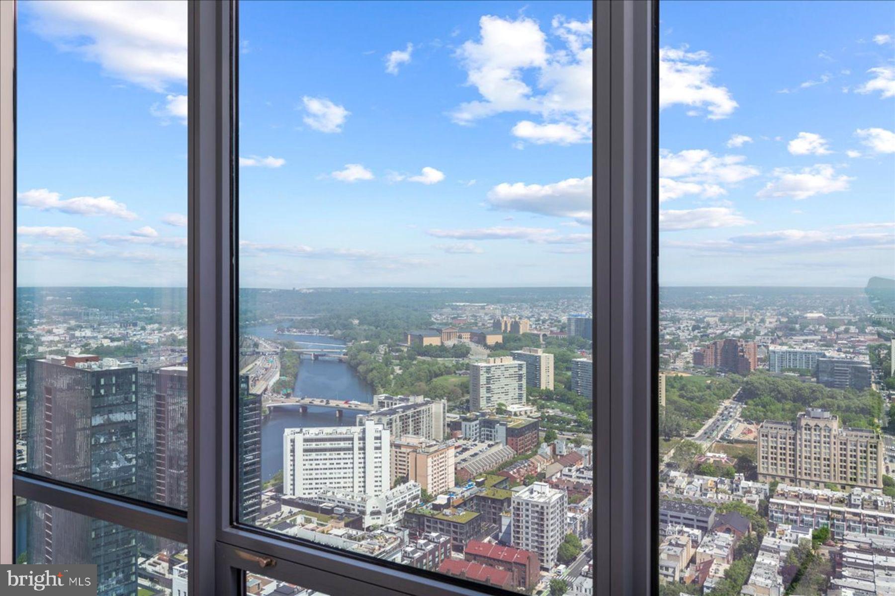 2101 MARKET ST #PH4304