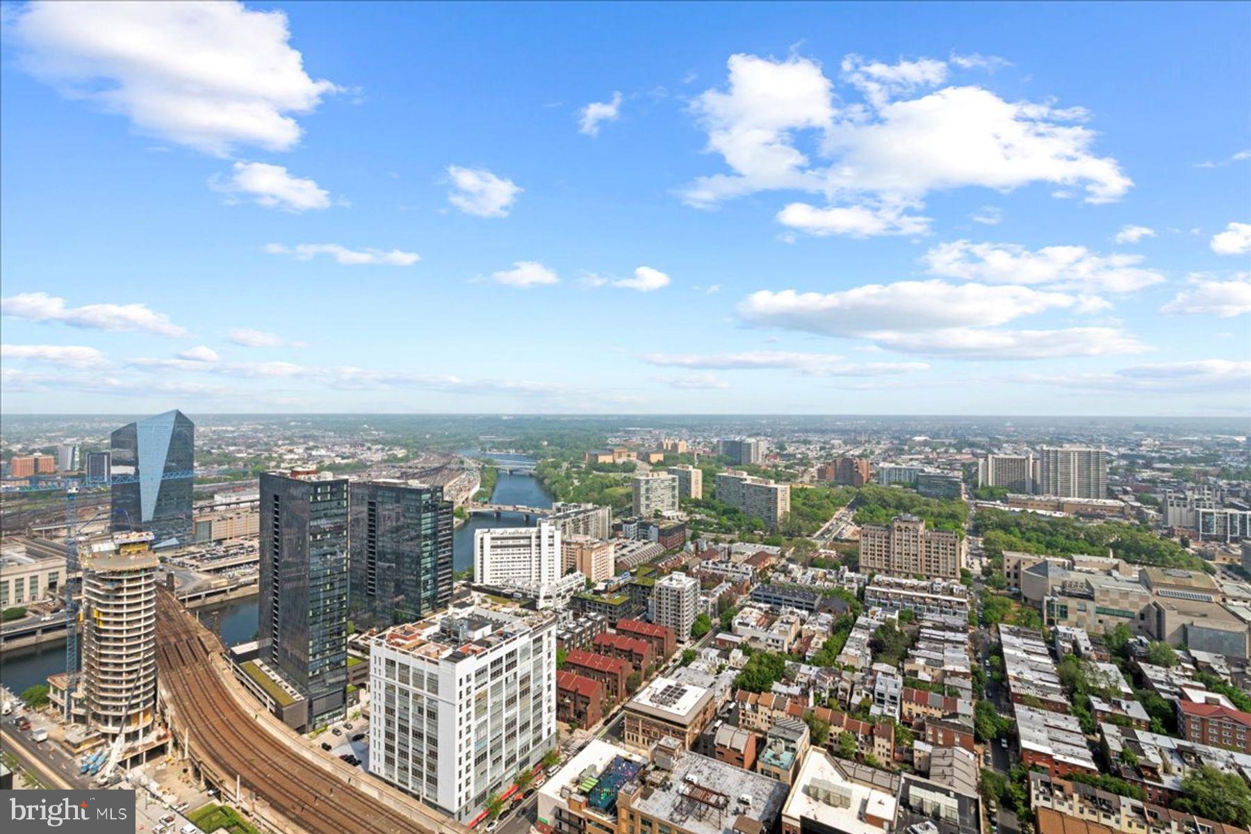 2101 MARKET ST #PH4304