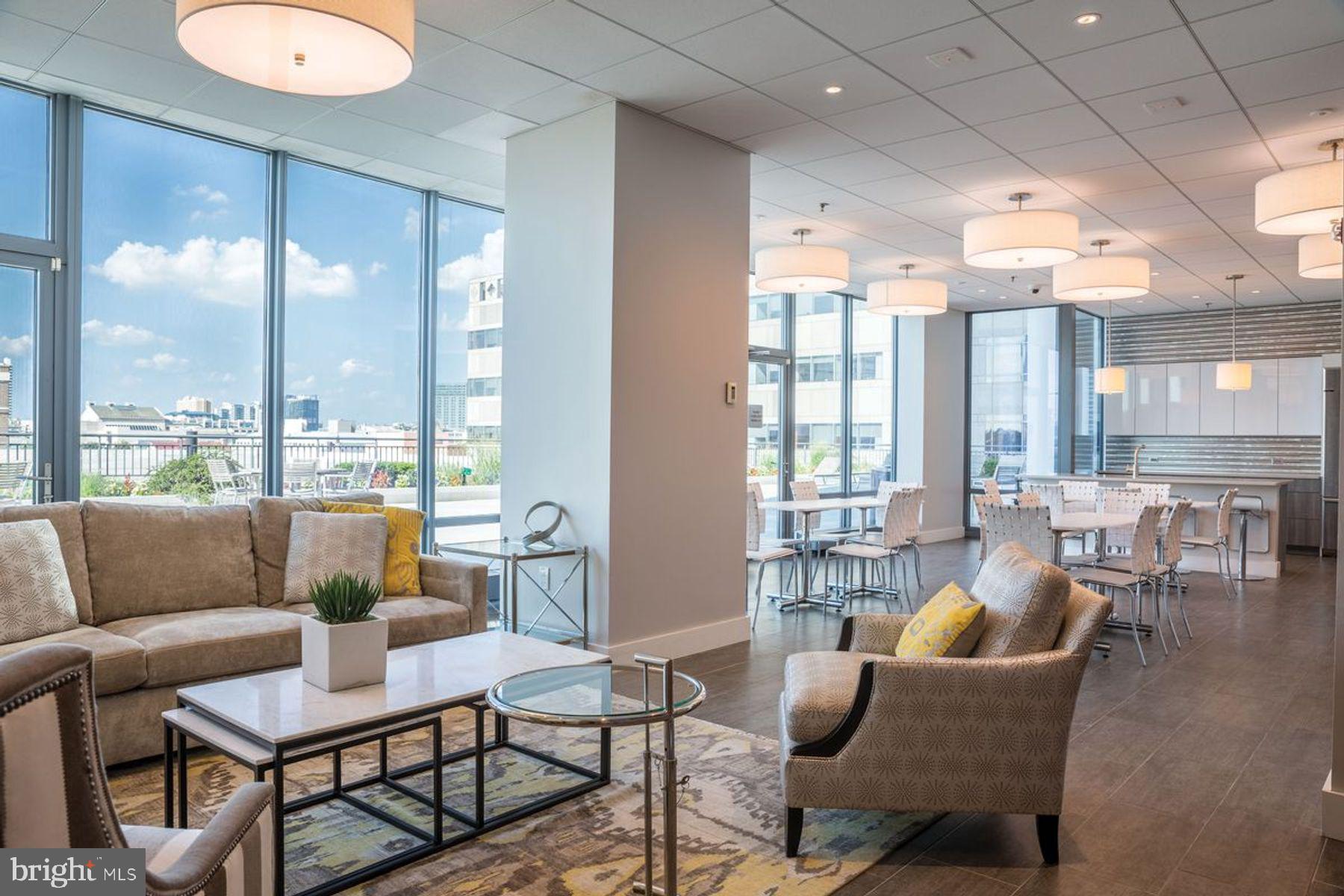 2101 MARKET ST #PH4304