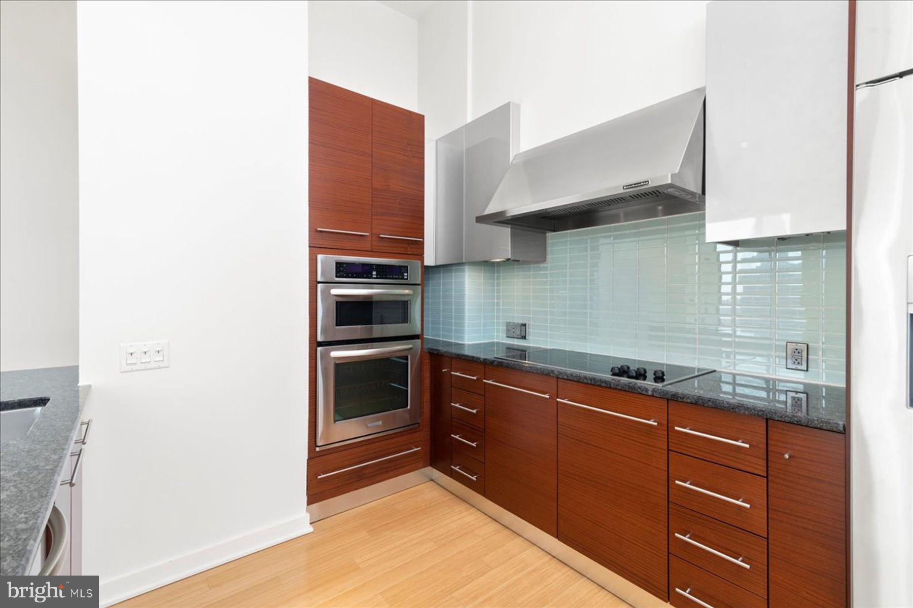 2101 MARKET ST #PH4304