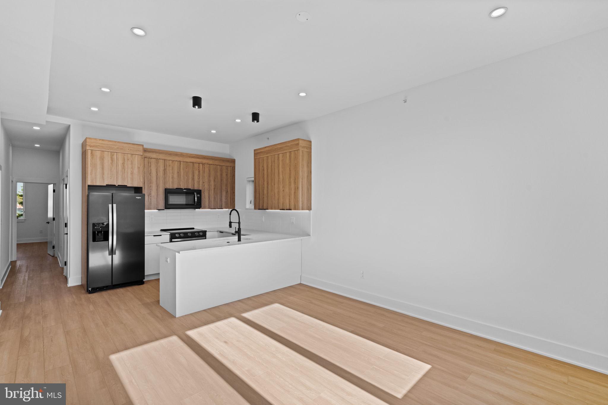 4225 POWELTON AVE #B