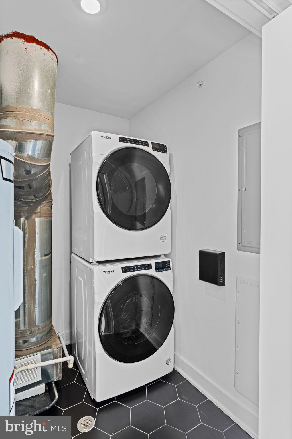 4225 POWELTON AVE #C