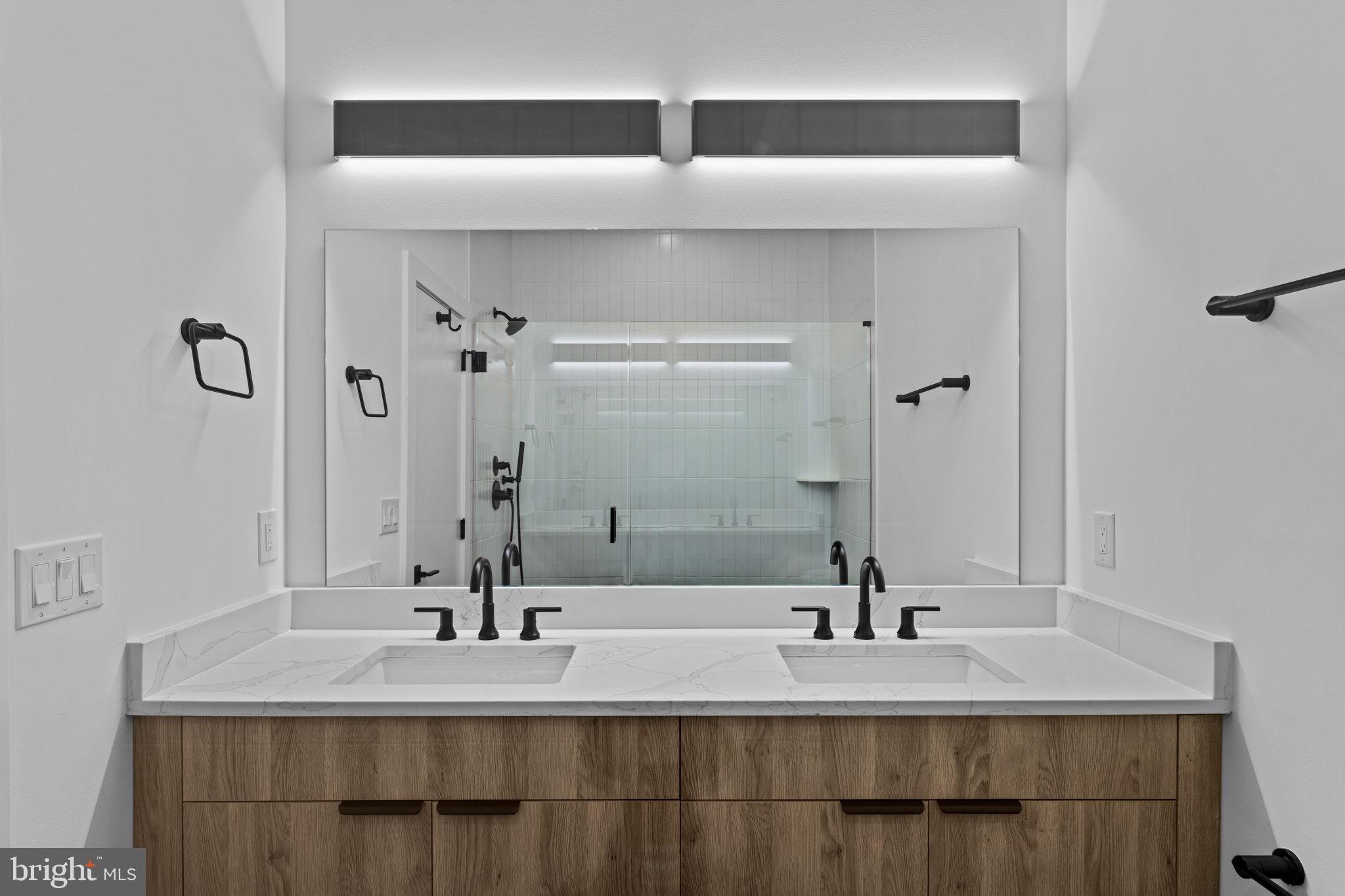 4225 POWELTON AVE #C