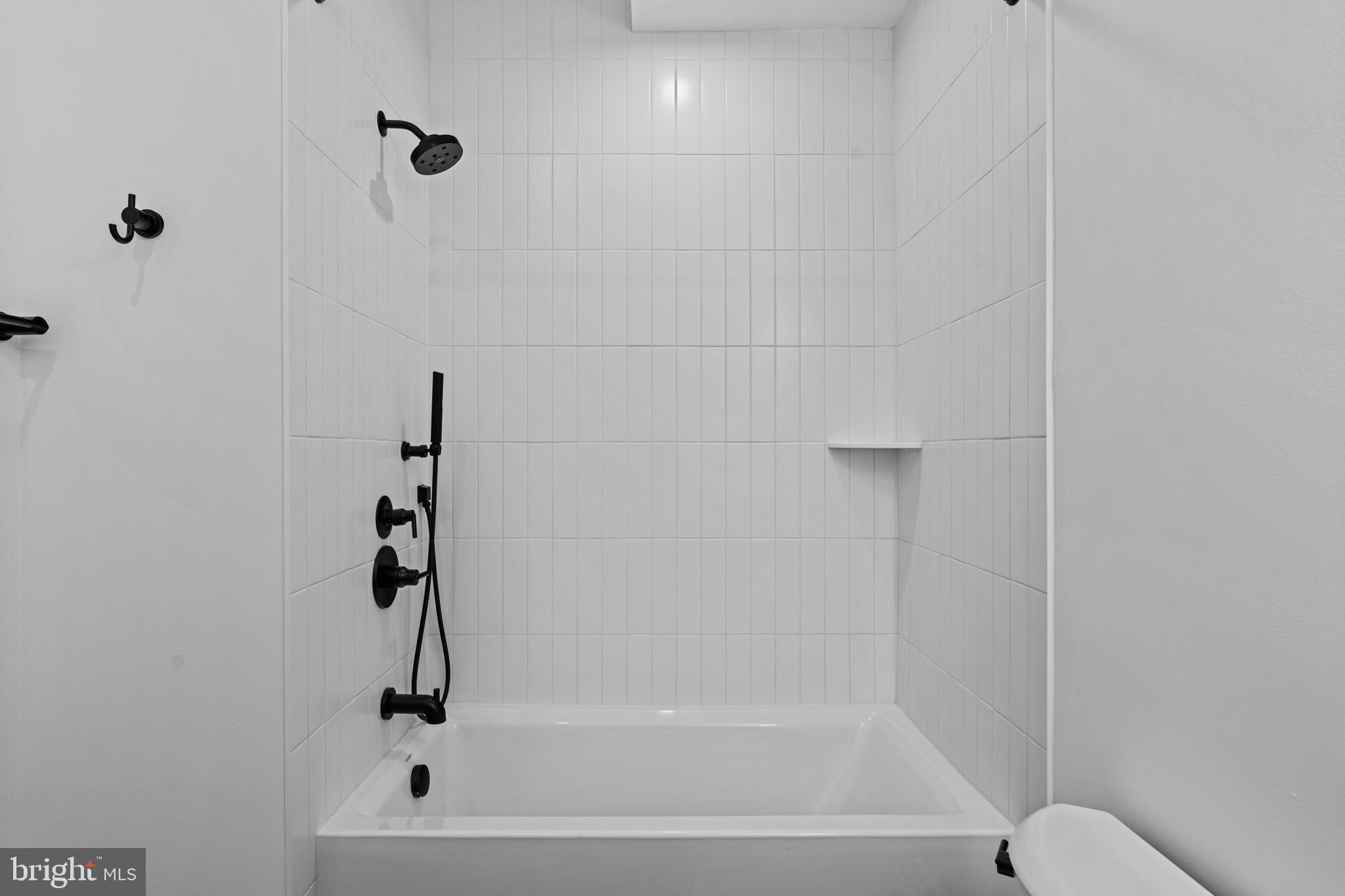 4225 POWELTON AVE #C