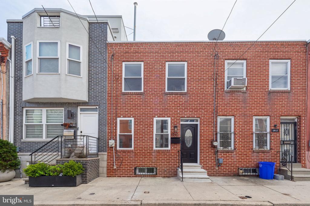 1910 Titan St
