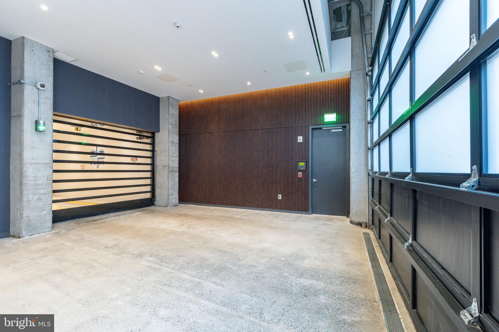 223 S 6th St #701/801