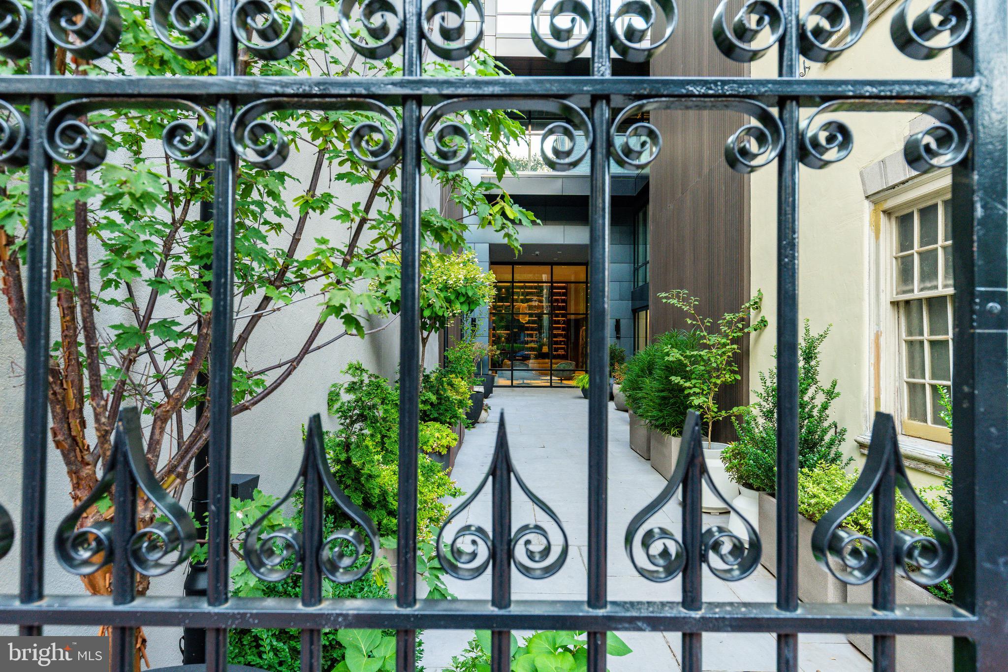 223 S 6th St #701/801