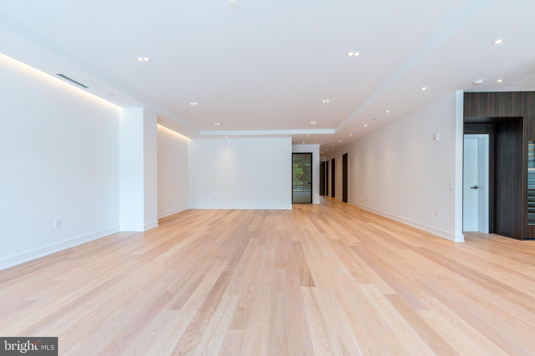 223 S 6th St #701/801