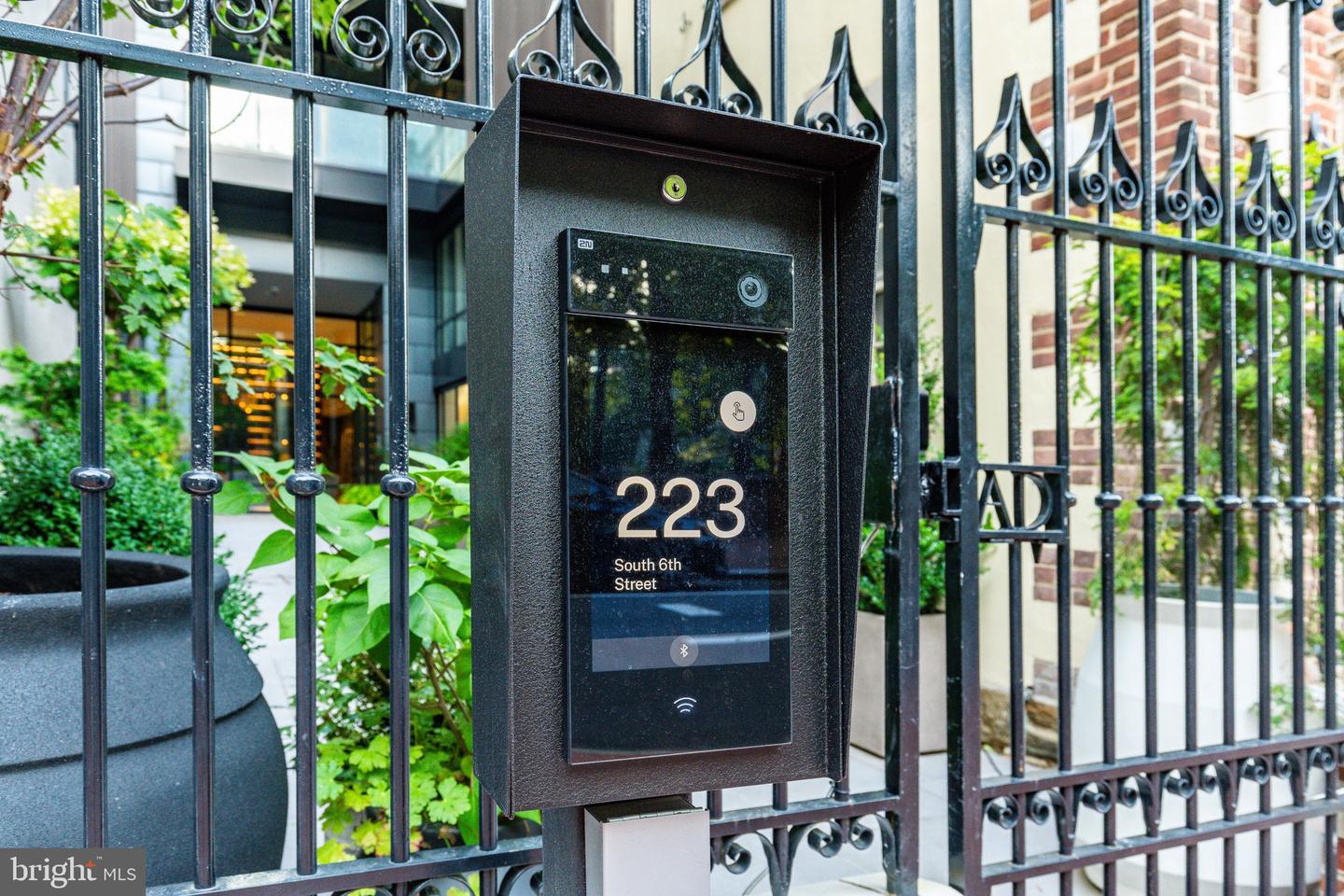 223 S 6th St #701/801