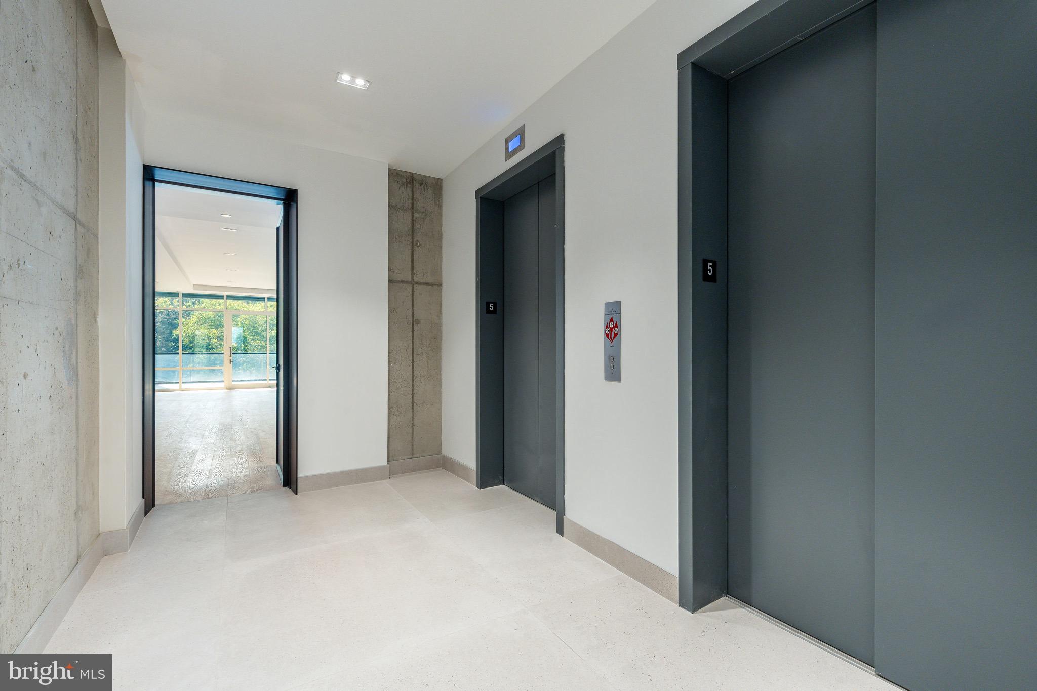 223 S 6th St #701/801