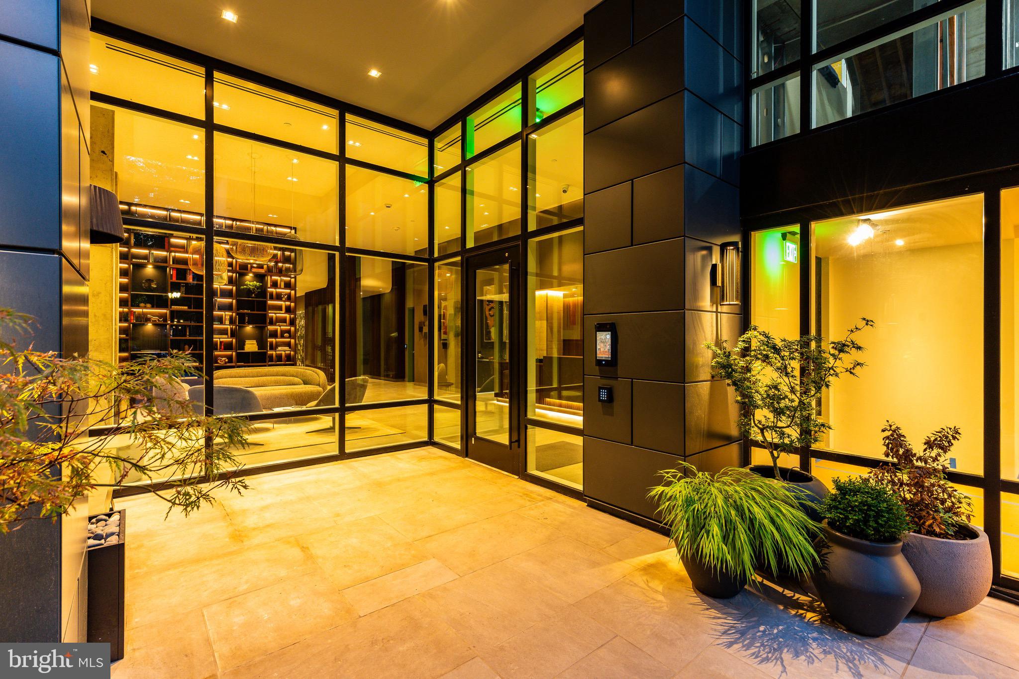 223 S 6th St #701/801