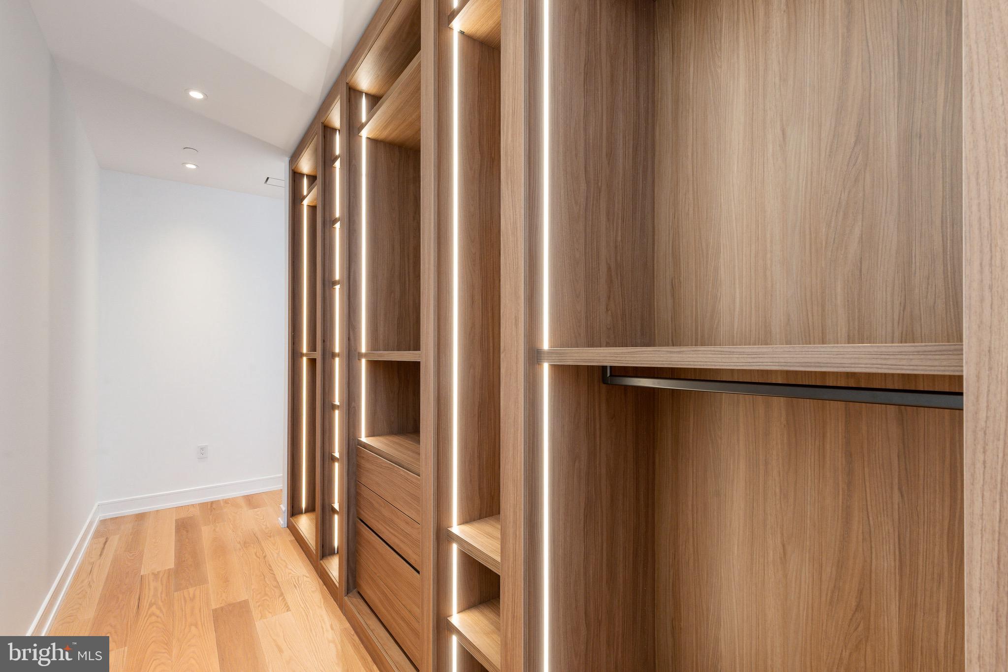 223 S 6th St #701/801